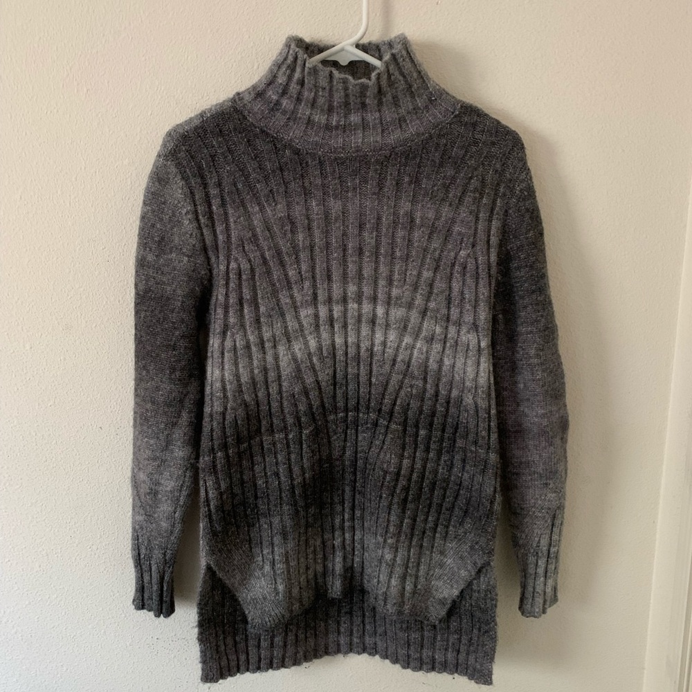 Size XSmall - Simply Vera Vera Wang Sweater - NWOT!!!